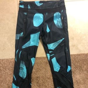 Lululemon leggings size 6